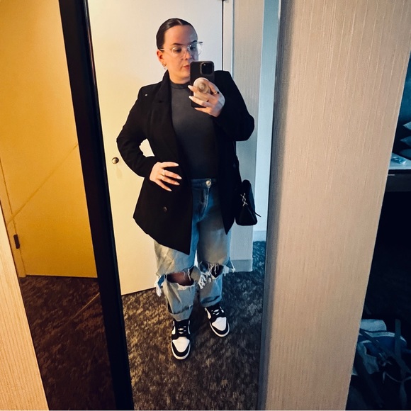 Meet your Posher, Marissa - Picture 3 of 5